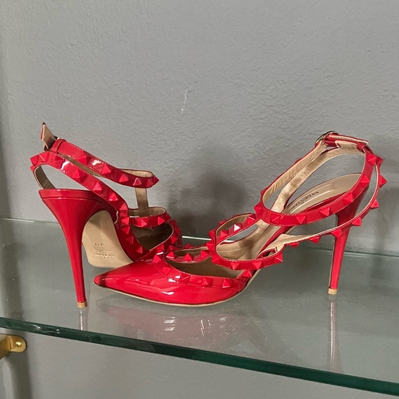 VALENTINO Red Rockstud Pumps Size 38.5/US 8 - Picture 2 of 6